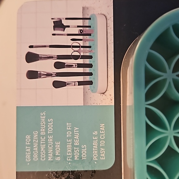 NEW! Beauty Tool MAKEUP BRUSHES Organizer, Turquoise - Picture 2 of 3